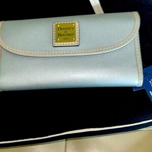 Dooney & Bourne Long Wallet (NWT)